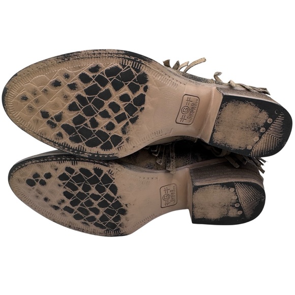 Circle G Women’s Distressed Leather Fringe Western Ankle Boots - Size 8 - Picture 8 of 10